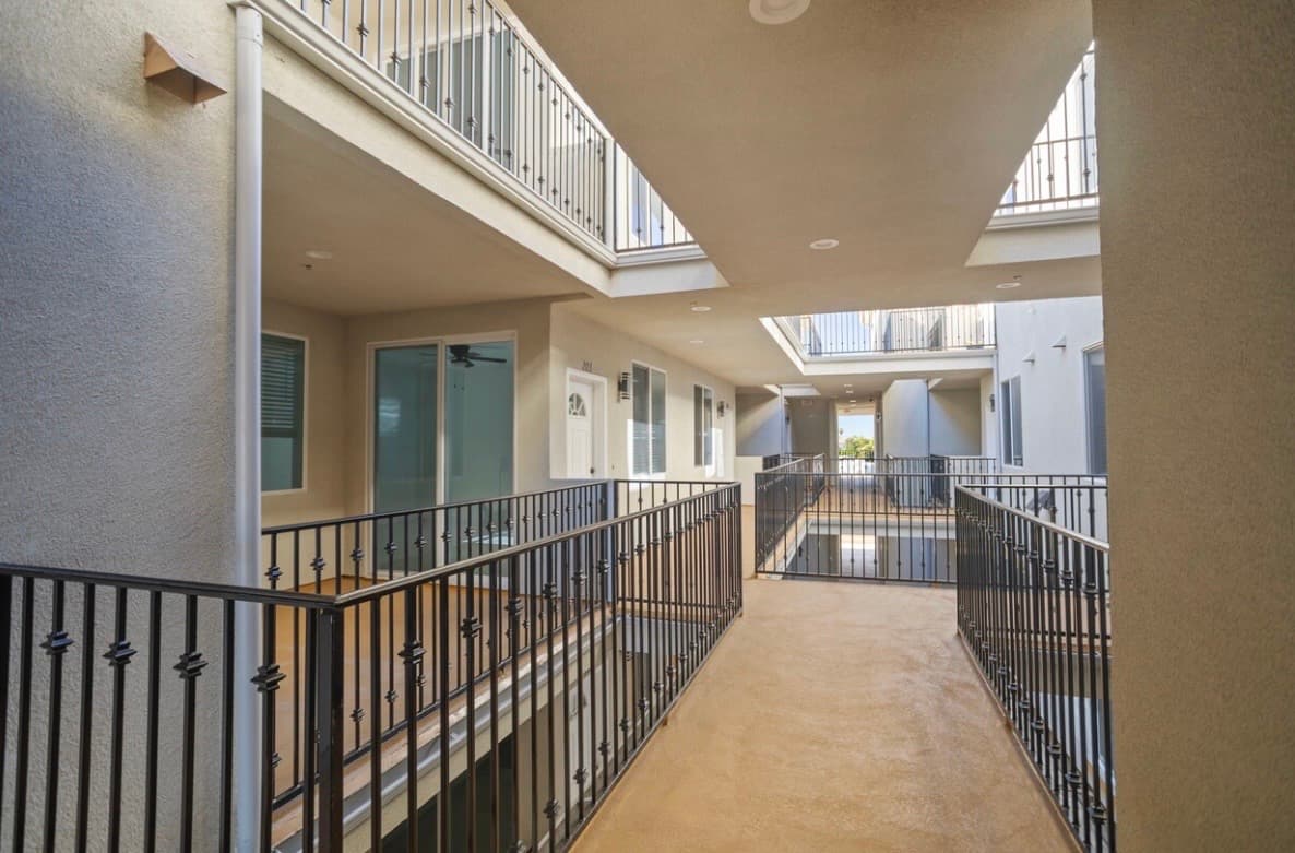 Solana Apartments — photo 5