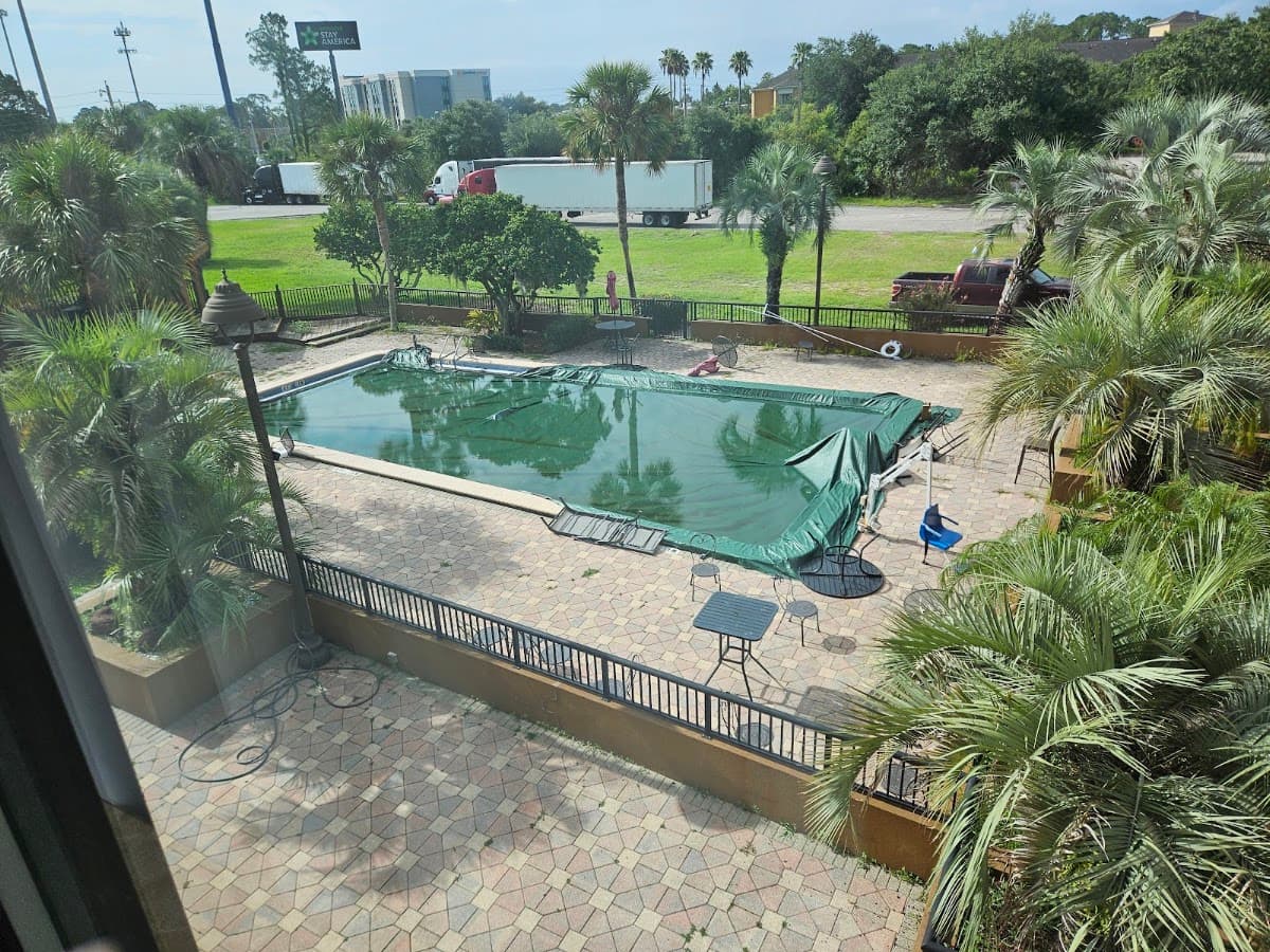 Ramada by Wyndham Jacksonville I-95 by Butler Blvd — photo 3