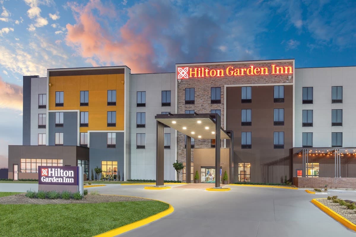 Hilton Garden Inn Hays — photo 1