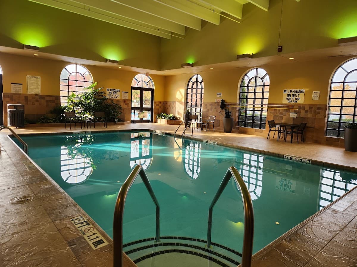 Embassy Suites by Hilton Greenville Golf Resort & Conference Center — photo 3