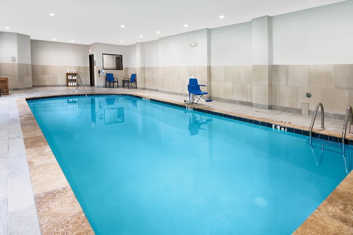 Holiday Inn Express & Suites Houston North - IAH Area by IHG — photo 3