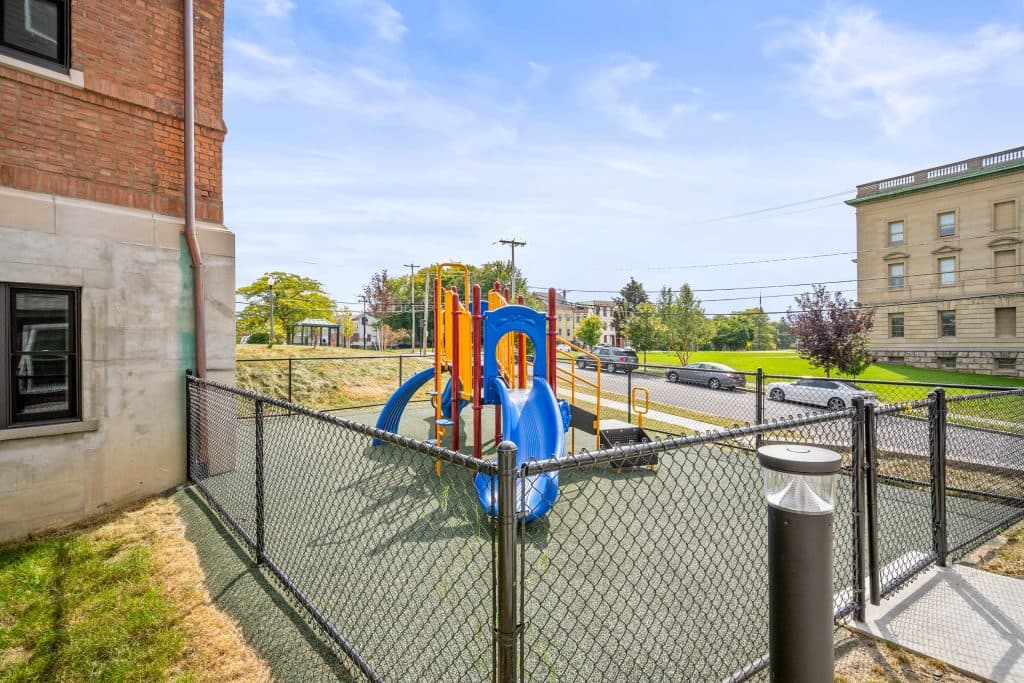 Station 25 — photo 1