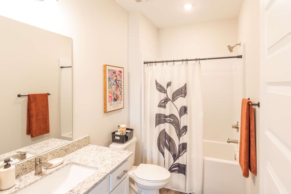 Riverstone Apartments — photo 3