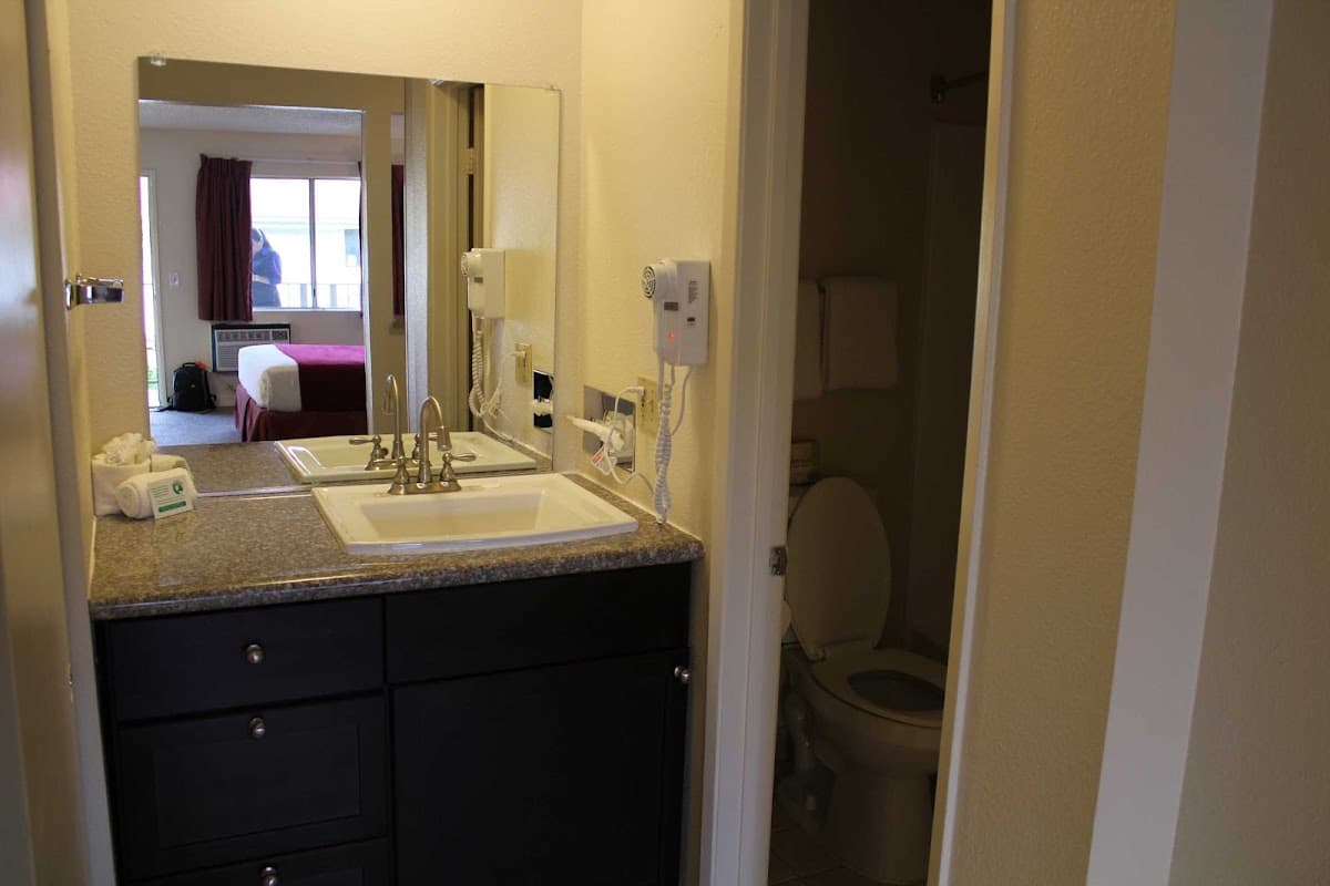 California Suites Hotel — photo 4