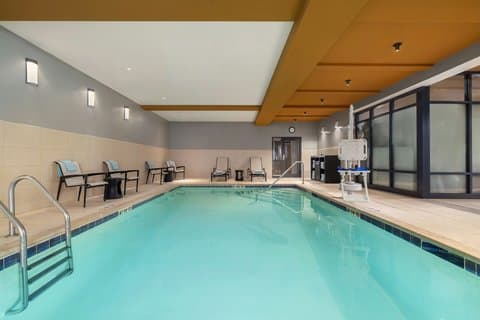 Courtyard by Marriott Portland Downtown/Waterfront — photo 3