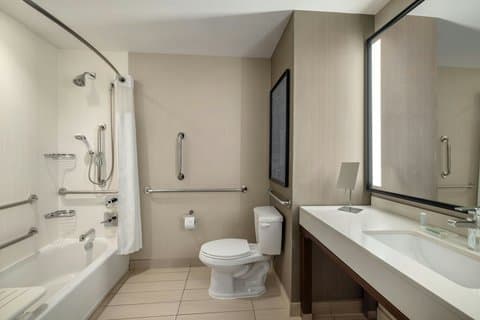 Courtyard by Marriott Portland Downtown/Waterfront — photo 4