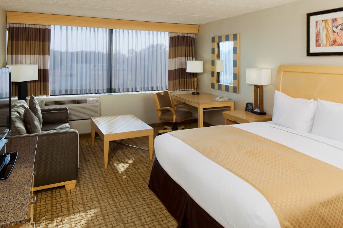 DoubleTree by Hilton Hotel Rochester — photo 2