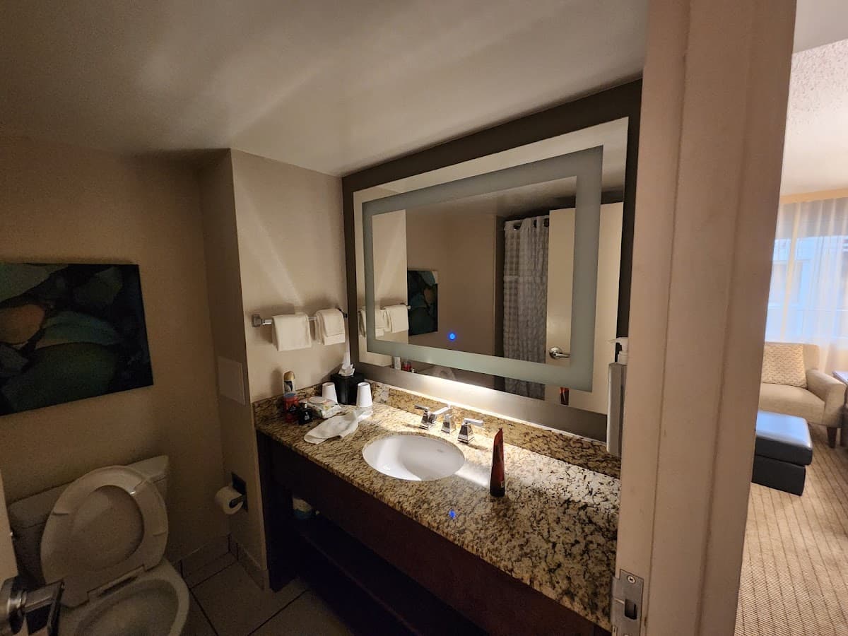 Embassy Suites by Hilton Cincinnati RiverCenter — photo 4
