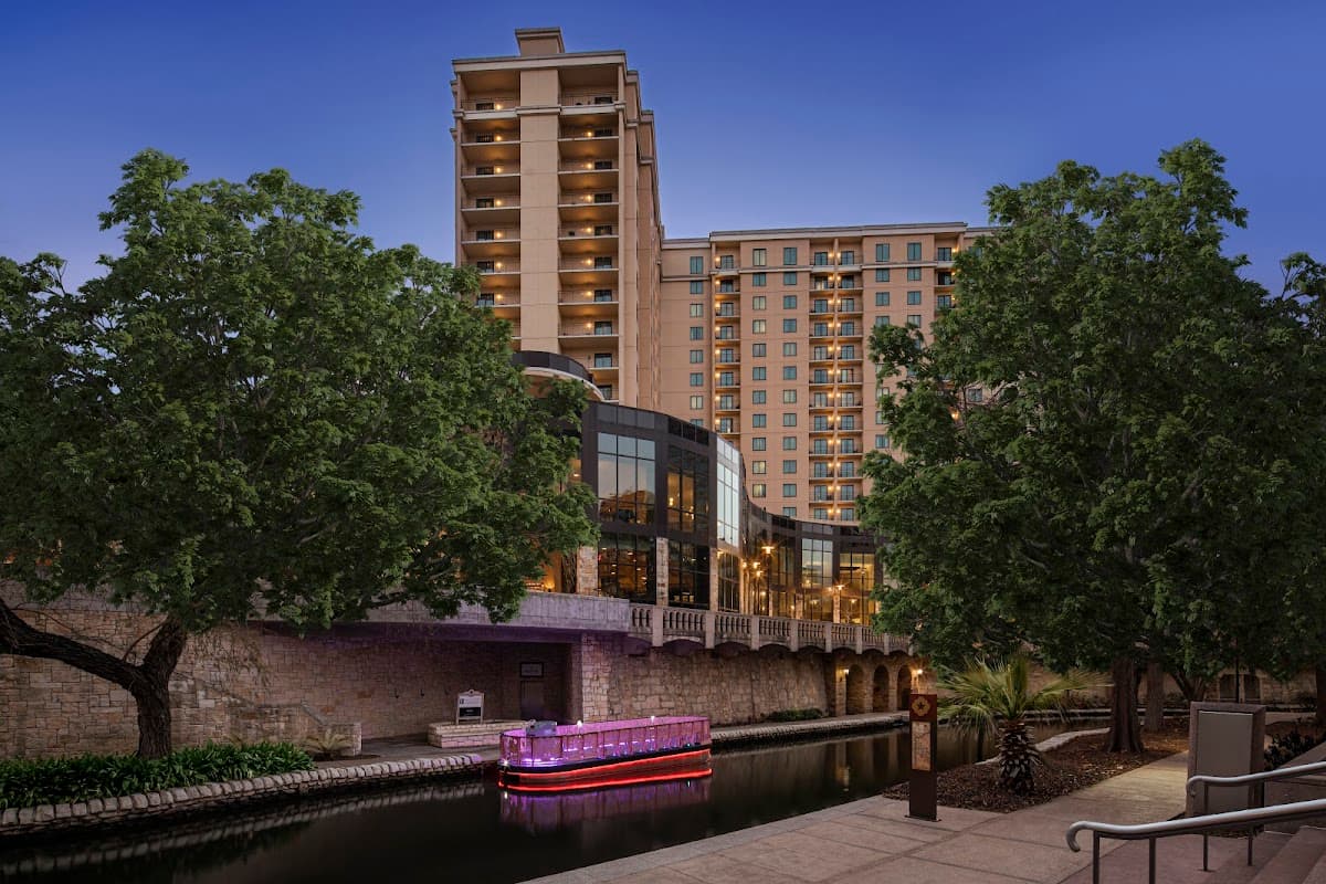 Embassy Suites by Hilton San Antonio Riverwalk Downtown — photo 1