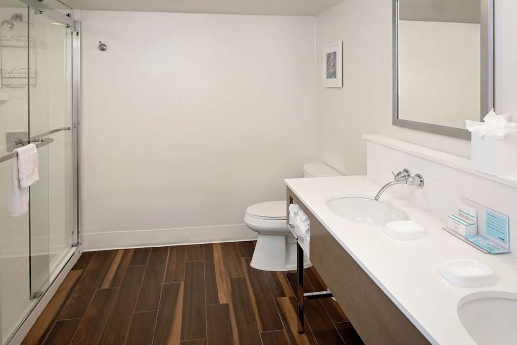 Hampton Inn Louisville Downtown — photo 4