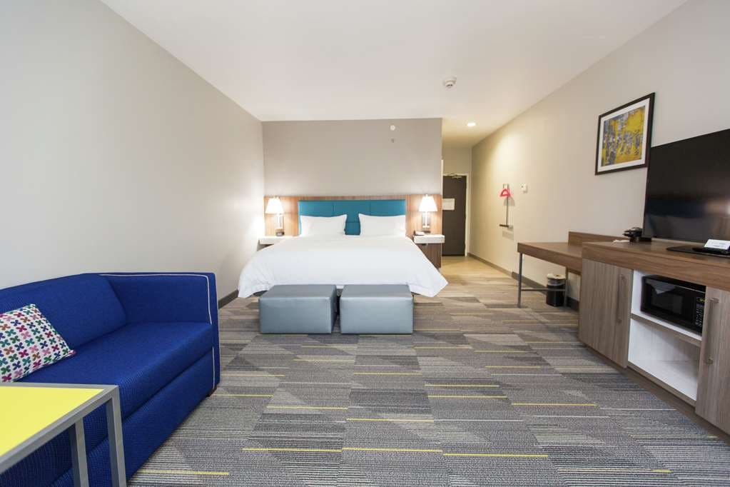 Hampton Inn Mustang — photo 2