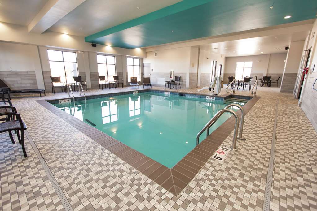 Hampton Inn Mustang — photo 3