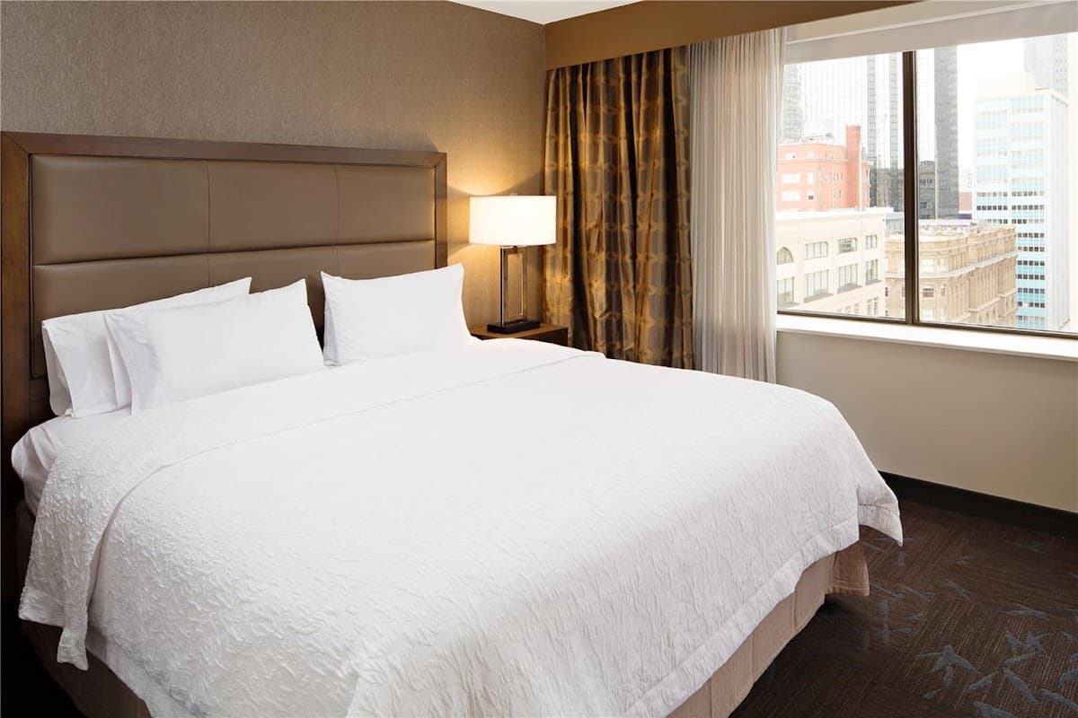 Hampton Inn & Suites Dallas Downtown — photo 2