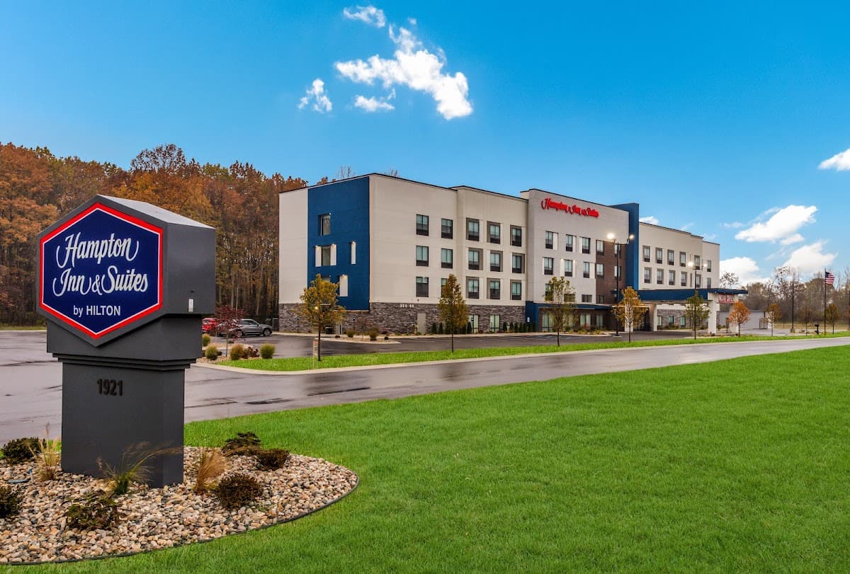Hampton Inn & Suites Benton Harbor — photo 1