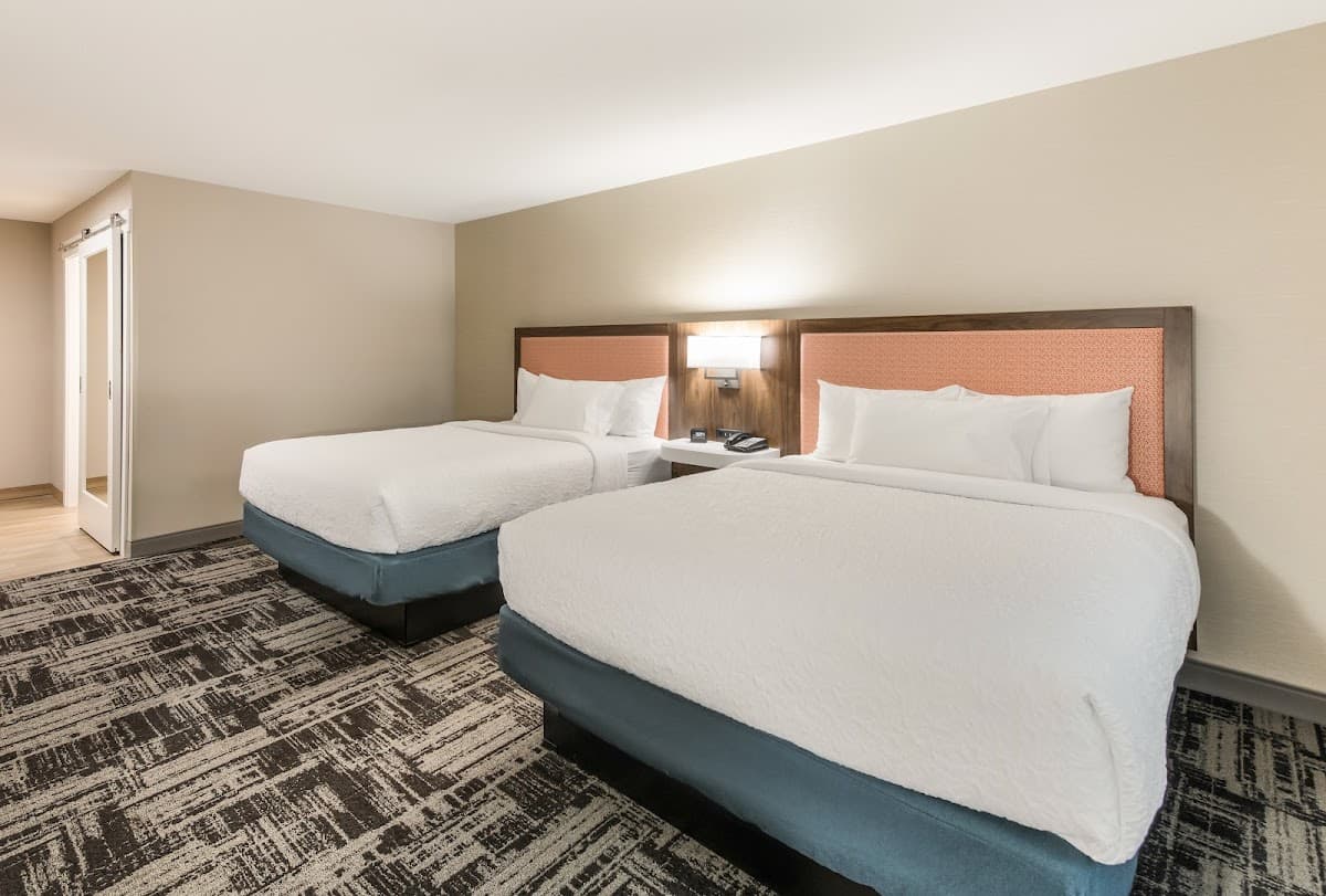 Hampton Inn & Suites Benton Harbor — photo 2