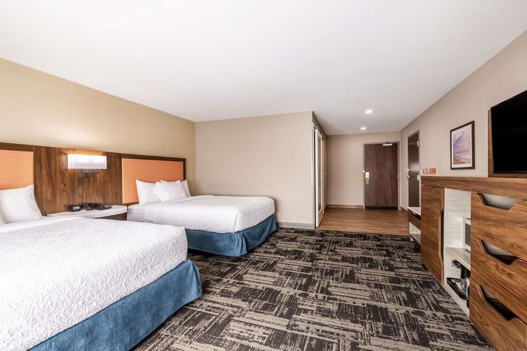 Hampton Inn & Suites Benton Harbor — photo 5