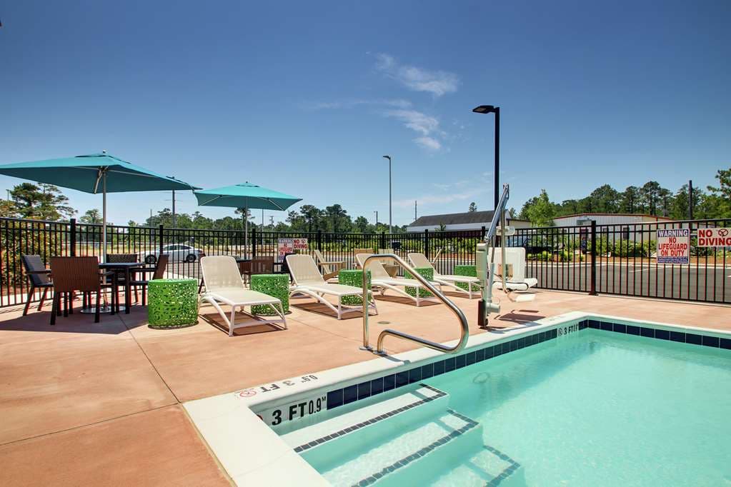 Hampton Inn & Suites Southport — photo 3