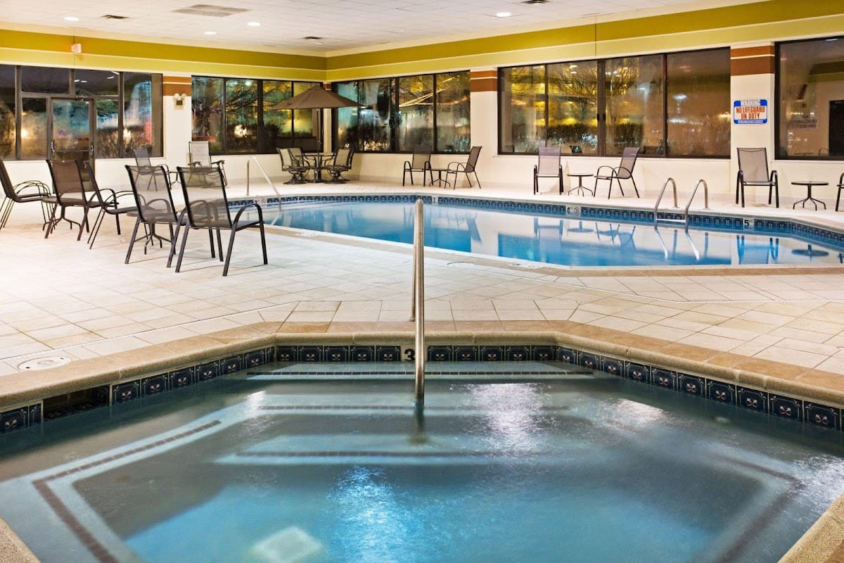 Holiday Inn Express & Suites Pigeon Forge/Near Dollywood by IHG — photo 3