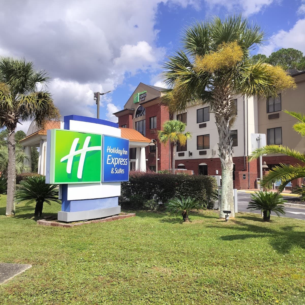 Holiday Inn Express & Suites Pensacola W I-10 — photo 5