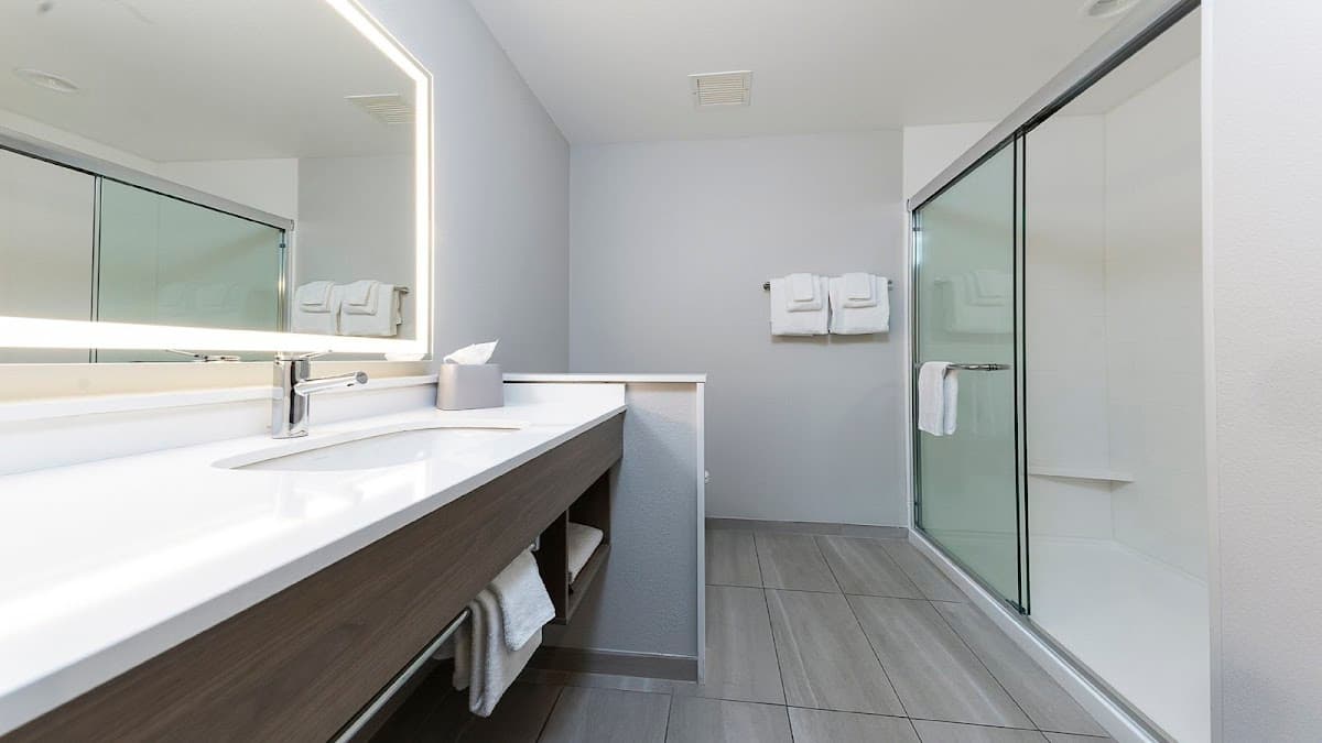 Holiday Inn Express & Suites Ridgecrest - China Lake by IHG — photo 4
