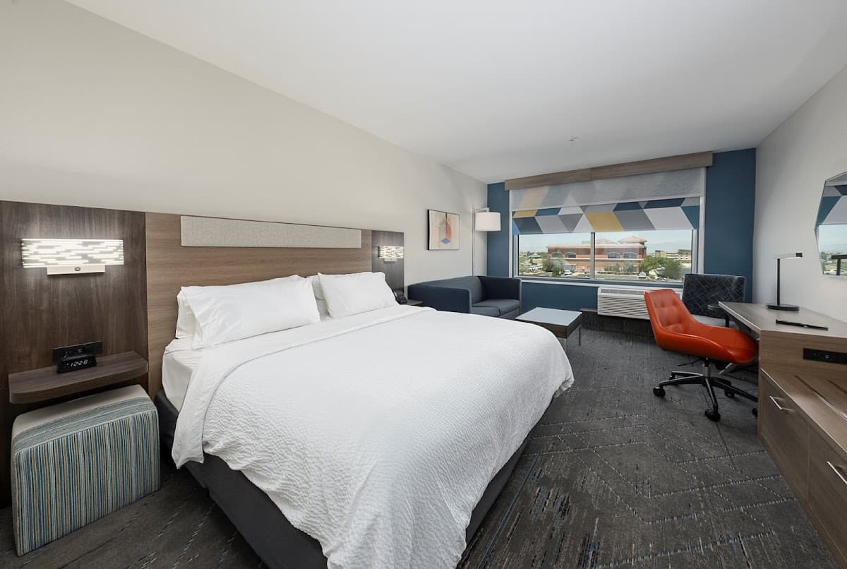 Holiday Inn Express & Suites Ridgecrest - China Lake by IHG — photo 5
