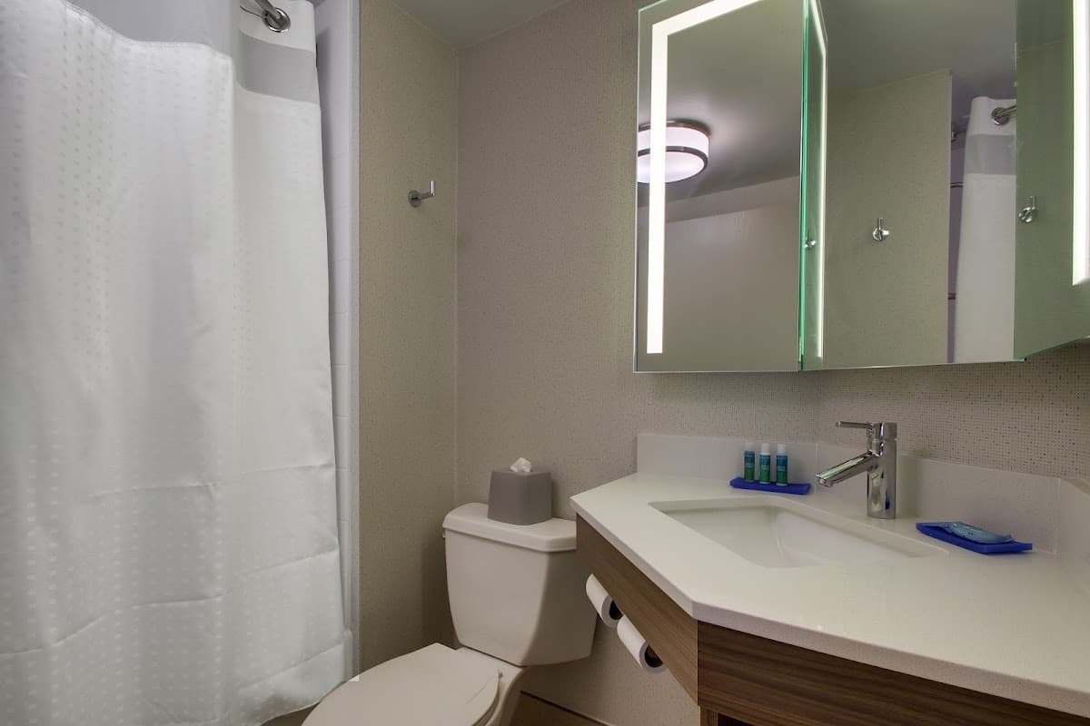 Holiday Inn Express Voorhees - Mt. Laurel, an IHG Hotel — photo 4