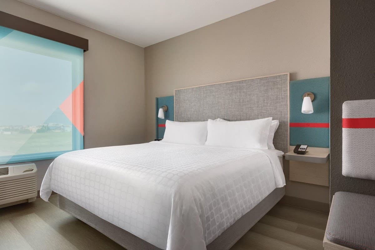 avid hotel Chicago O’hare – Des Plaines by IHG — photo 2