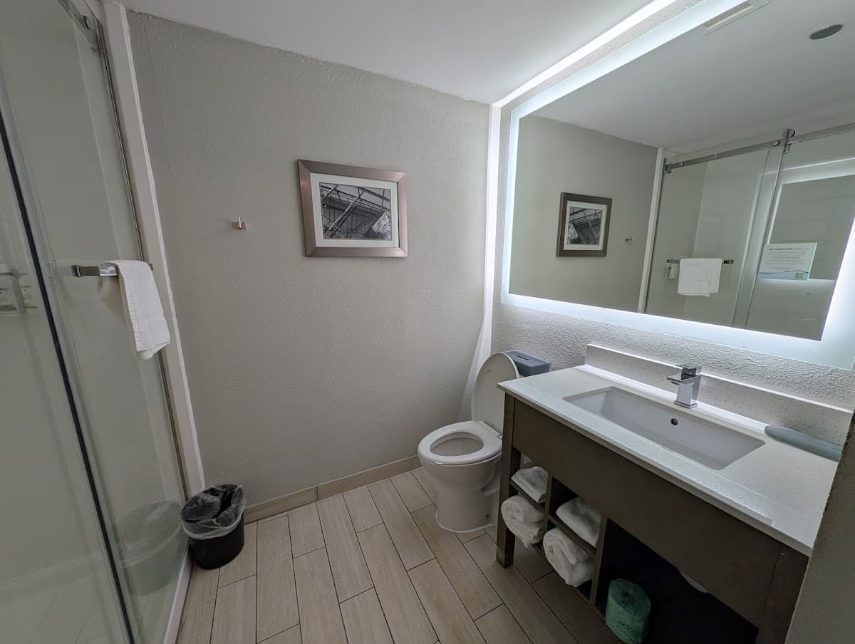 La Quinta Inn & Suites by Wyndham Philadelphia Airport — photo 4