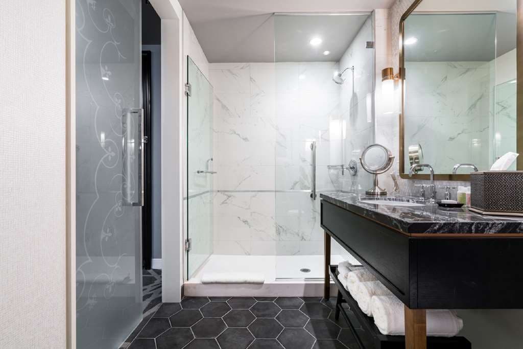 LondonHouse Chicago, Curio Collection by Hilton — photo 3