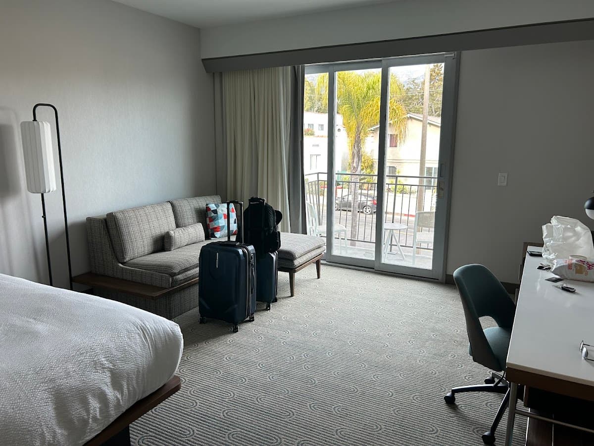 Courtyard by Marriott Santa Barbara Downtown — photo 2
