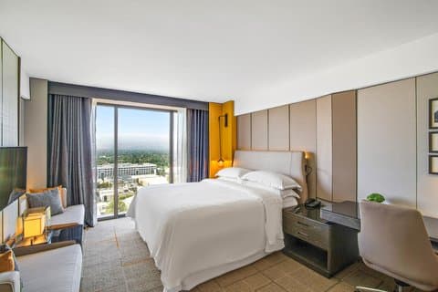 Sheraton Universal Hotel — photo 2