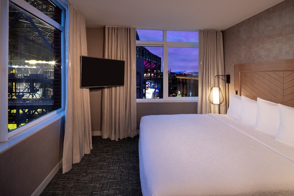 Silver Cloud Hotel - Seattle Stadium — photo 2