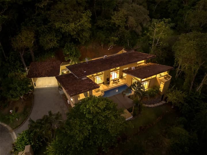 Home in Esterillos Oeste — photo 1