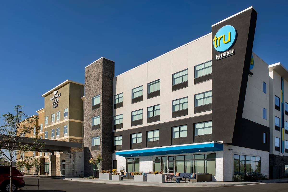 Tru by Hilton Denver Airport Tower Road — photo 5
