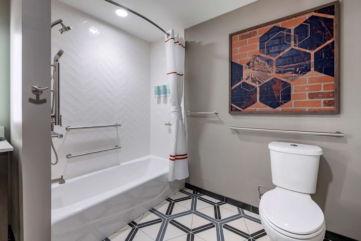 Vīb Hotel by Best Western Denver RiNo — photo 3