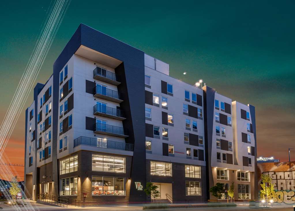 Vīb Hotel by Best Western Denver RiNo — photo 5